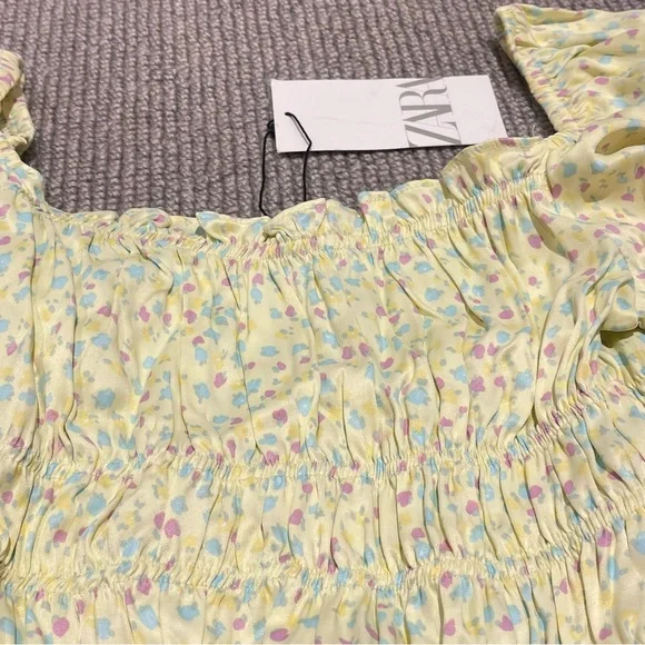 Zara Satin Effect Printed Top in Pastel Yellow (XS) - Picture 9 of 9